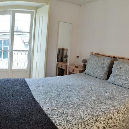 Central Bedroom In Shared House In Chiado - Historic Center Of Lissabon Buitenkant foto