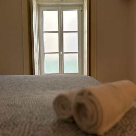 Central Bedroom In Shared House In Chiado - Historic Center Of Lissabon Buitenkant foto